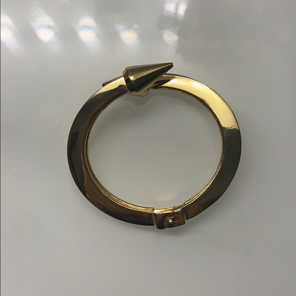 Gold bracelet accessory